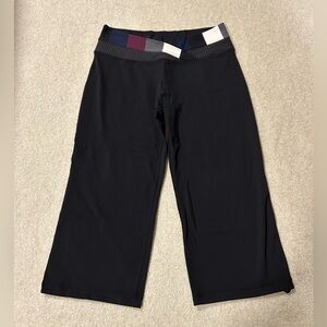 Lululemon Women’s Black Cropped Leggings Pants - Size 10